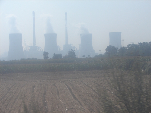 A coal-fired power plant in the outskirts of Xi'an, China<br />Photo: Photo: Randall Telfer