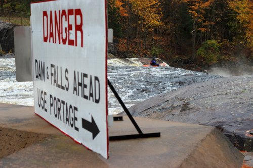 photo of Agers Falls “dam  below” sign on the Moose from http://www.kayakdiaries.com/2011/10/19/the-mighty- moose/]